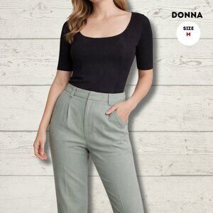 Donna Black Ribbed Design T-Shirt – Size Medium